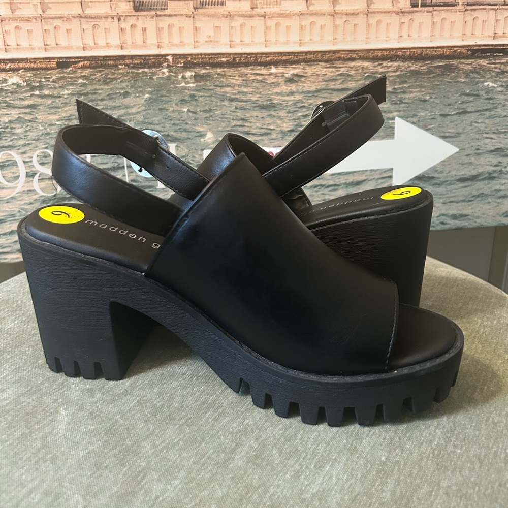 NWT - Madden Girl Black Platform Sandals